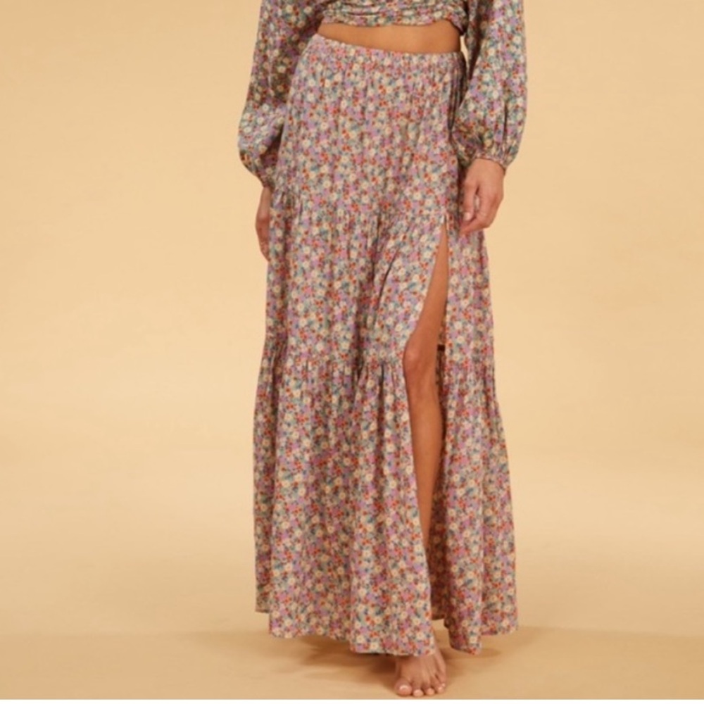 Salty blonde skirt